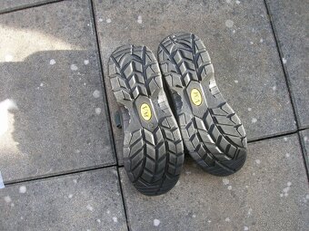 NOVÁ PRACOVNÍ OBUV - 4