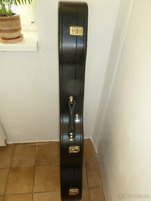 Kufr na akustickou kytaru. Vyrobený v Španielsku - 4