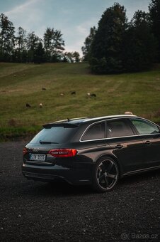 Audi RS4 Avant, V8 - 4