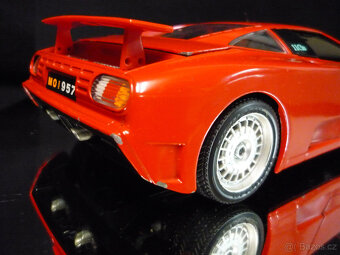 Bugatti EB110 červené Bburago 1/18 - 4