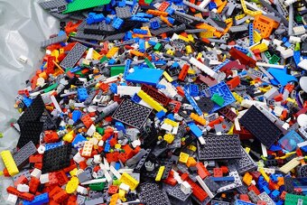 Lego 24,6 kg + návody - 4