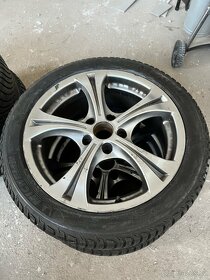 Prodám alu kola 17”5x112 se zimními pneutikami 225/45/17 - 4