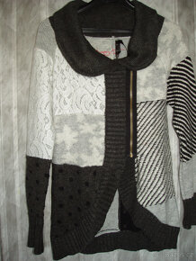 Luxusní svetr DESIGUAL vel. S/M - PC 3890 Kč - 4