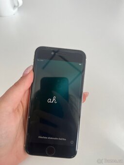 iPhone SE 2020 - 4