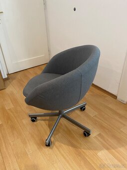 2x Ikea židle SKRUVSTA + 2x běhoun na podlahu - 4