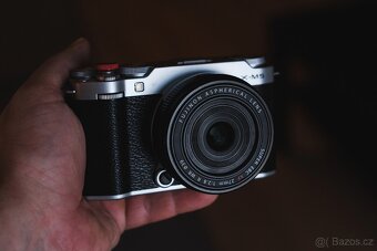 Fujifilm X-M5 a Fujifilm XF 27 mm f/2,8 R WR - 4