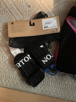 Snowboard+vybavení - 4