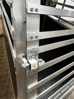 Klec pro psa do auta - 4