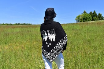 Pončo - Chile s vlnou alpaka černé/bílé s rukávy - 4