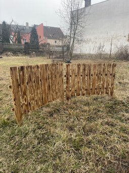 Dřevěný dekorativní plot - 4