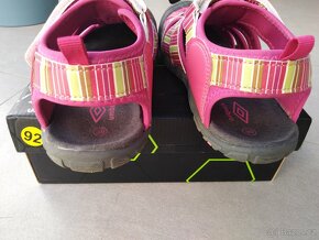 Sportovní sandály značka Umbro, velikost 39 - 4