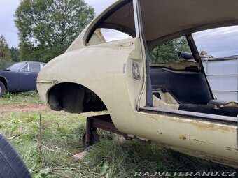 Jaguar E-Type S1 - 4