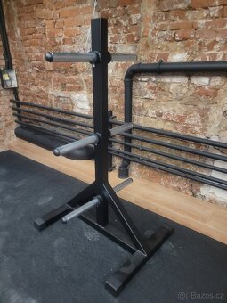 Posilovací klec, dřepovací stojan, half rack, stojan kotouče - 4