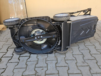Motorová travní sekačka Honda HRX 537 VYE - 4