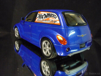 Chrysler PT Panel Cruiser Hot Wheels 1/18 - 4