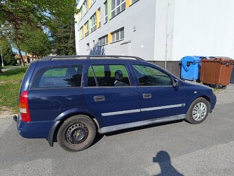 Opel Astra caravan - 4
