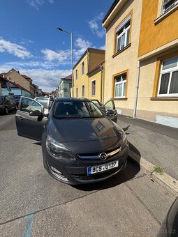 Opel Astra Sport Tourer 2012 - 4