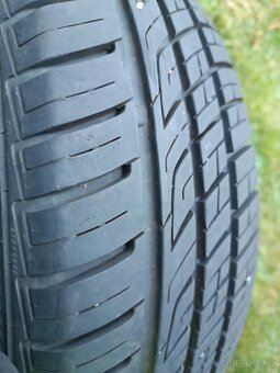 Gumy 185/65 R15 Barum - 4