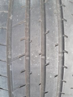 Pneu 225/55/R19 - 4