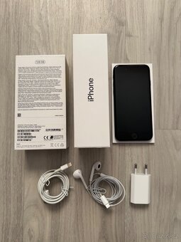 IPhone SE 128 GB černý - 4
