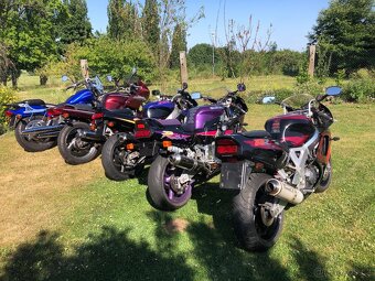 Honda CBR 900RR, Suzuki GSXR, VZ800, Kawasaki ZXR 400 - 4
