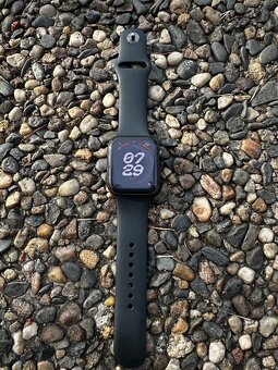 Apple Watch SE - 4