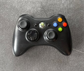 Xbox 360 (250 GB) + Kinect, ovladač, hry - 4