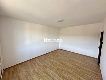 Prodej bytu 1+1, Beroun, ev.č. 100933 - 4