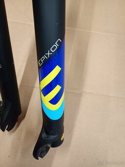 Vzduchová odpružená vidlice včetně ráfku - 4