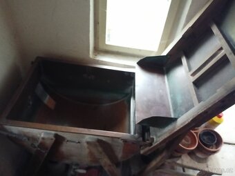 Starožitný nábytek - 4