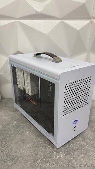 Herní ITX PC RYZEN 5 3600 / RX 5700XT / DDR4 16GB / - 4