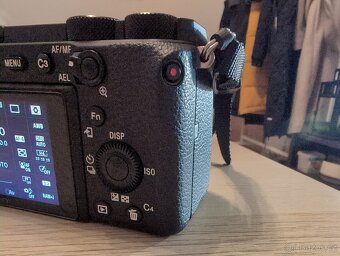 Sony A6600 + 18-135 mm v záruce - 4