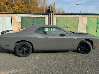 Prodám Dodge Challenger 3.6 V6 - 4