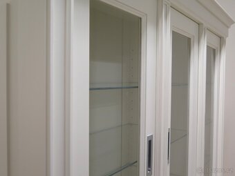 Knihovna z masivního dřeva - 4