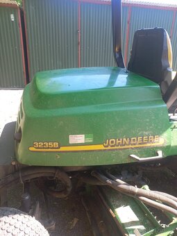 Vřetenová sekačka John Deere. - 4