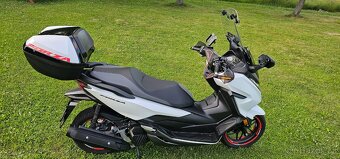 Honda Forza 125, smart top box 11 kW - 4