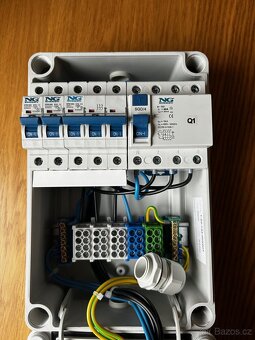 Zásuvková skříň nástěnná SC 51 022 E.01 jištěná s chráničem - 4