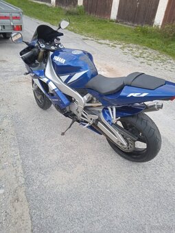 Yamaha YZF -R1 - 4