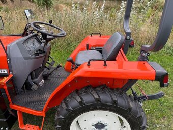 Malotraktor kubota GL240 s celním nakladače. 450 kg - 4