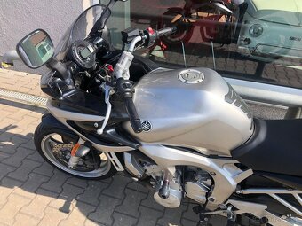 Yamaha FZ6 Fazer - 4