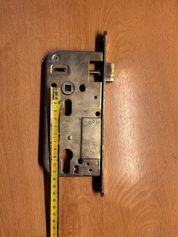 Vchodový zámek - 4