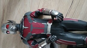 Ant-man (s filmu Civil War) - 4