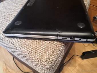 Asus N750J - 4