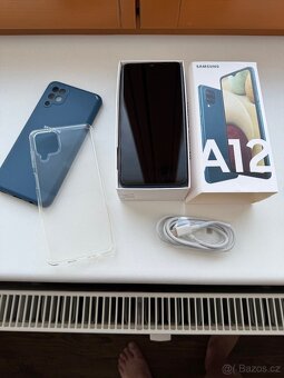 Samsung Galaxy A12 4GB/64GB modrý - 4
