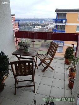 Pronájem slunného bytu 3+kk, 83 m s balkonem, garáží a komor - 4