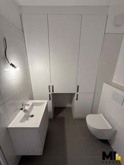 Prodej činžovního domu o velikosti 986 m2, na pozemku o veli - 4