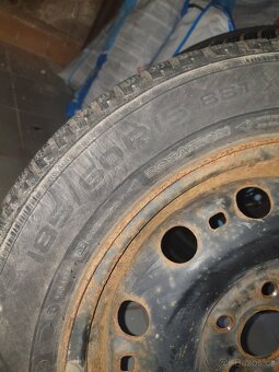 Zimní pneu Nokian 185/60 R15 - 4