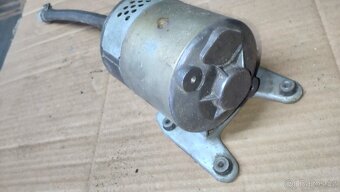 PRODÁM MOTOR 24V - STAV OK - 4