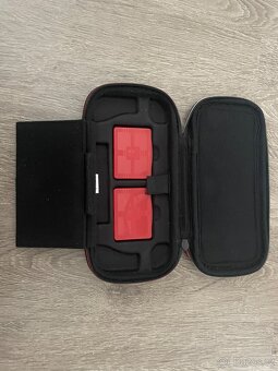 PRODÁM: Nintendo Switch V1 (Neon Red/Blue) + 8 HER + 32GB KA - 4