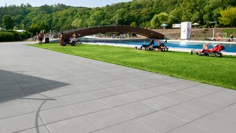 Velkoplošná zámková dlažba 40x40 šedá natural - 4